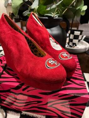 San Francisco 49ers Cuce Shoes Women's Spirited Wedge Pumps - Red,